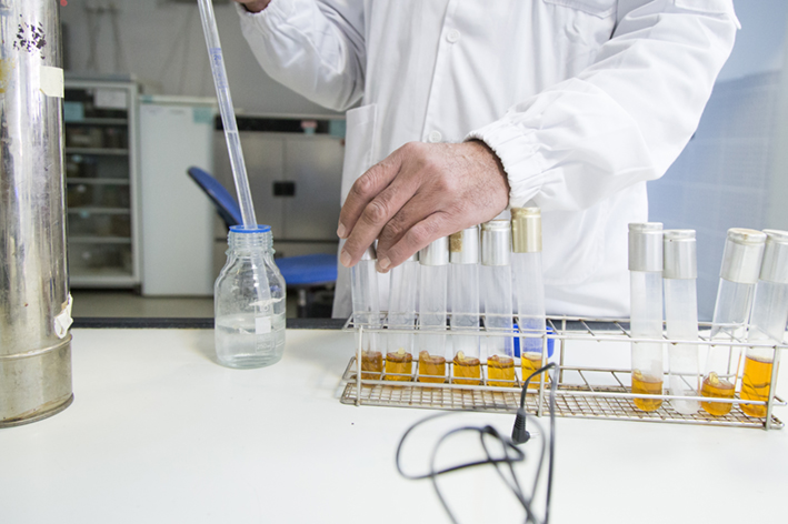 Water quality analysis at the WAJ lab Picture of water quality anlysis manipulation